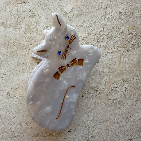 IMG_1451.jpg Cat Hair Clip Light Grey - Image 1