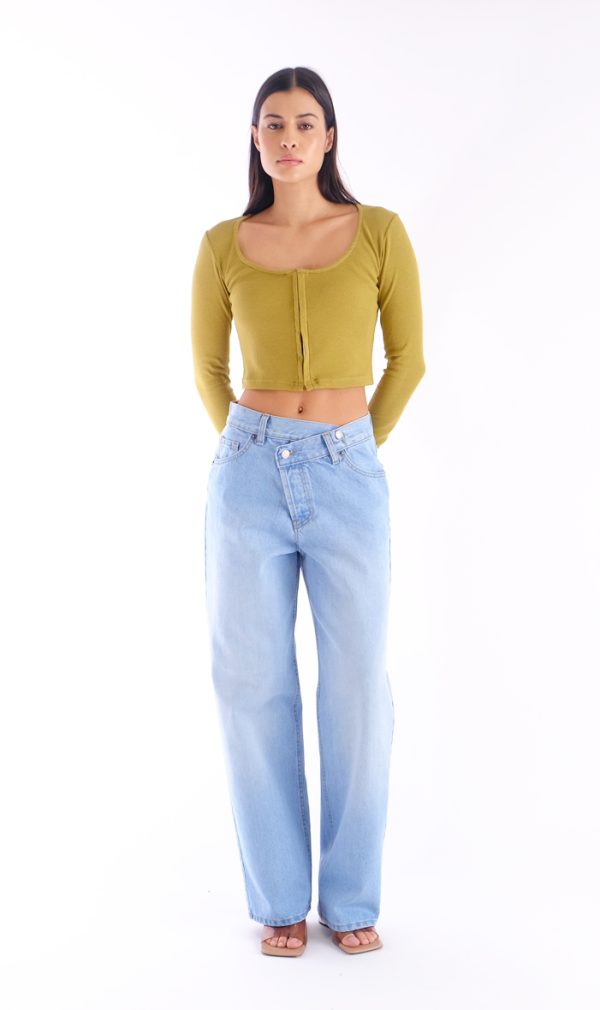 crooked-light-pose.jpg Crooked Light Fade Out - Image 1