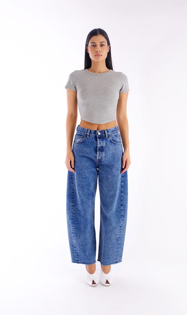 image_1-16.jpg Gwen Super S/W Cropped - Image 1